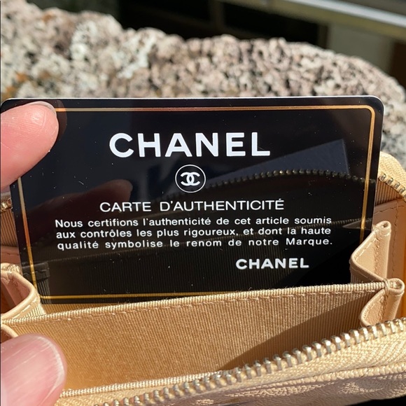 💯 Authentic Chanel Zippy Card Case - Picture 6 of 7